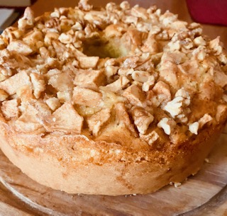Ciambella di mele e noci