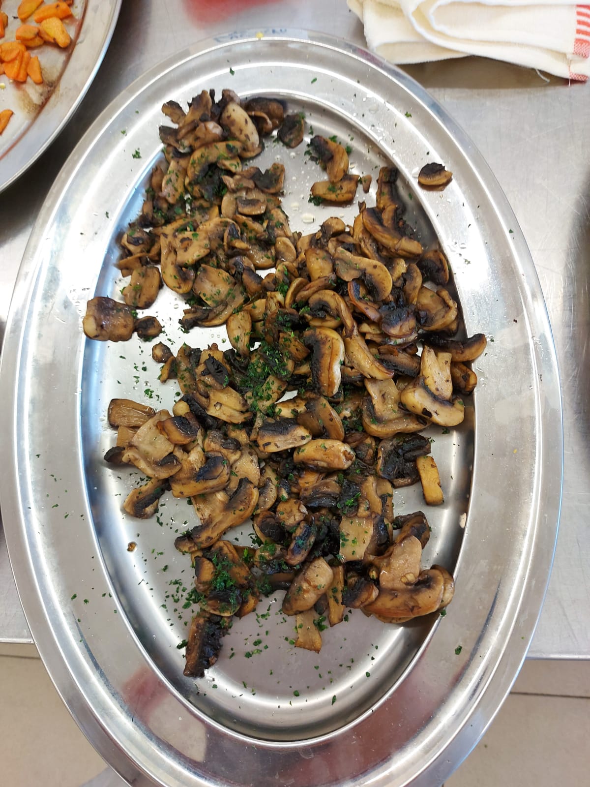 Funghi champignon trifolati