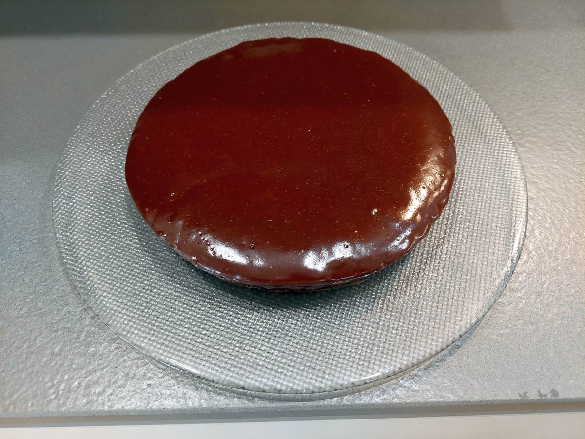 Torta glassata al cioccolato della nonna Anna