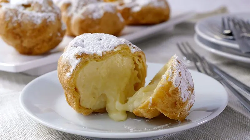 bignè con crema pasticcera